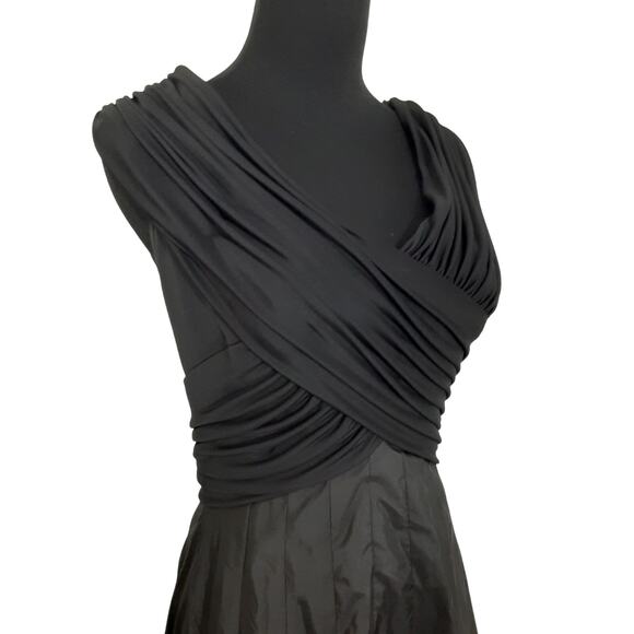 Tadashi Shoji Black Taffeta Pleated Fit and Flare Cocktail Dress Women 8 Holiday - Picture 5 of 14